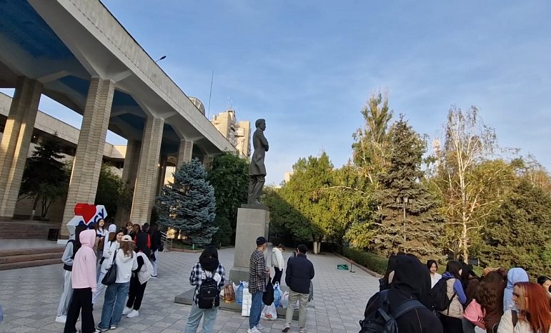 Students of the Institute of World Languages organized a trip to the mountains