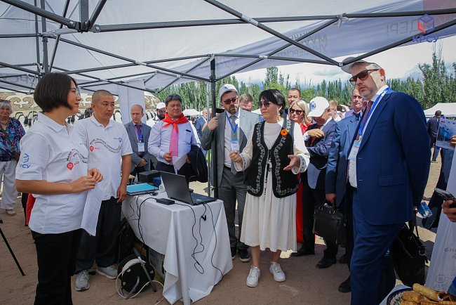 Presentation of the Faculty of Education KRSU at the Kyrgyz-Russian Fair: training of bilingual teachers in the spotlight