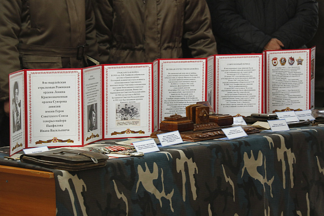 Пока жива память – мы непобедимы: в КРСУ открылась фотовыставка «80 лет Сталинградской битве»