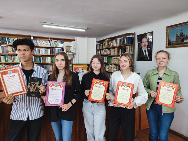 На гуманитарном факультете подвели итоги ежегодной олимпиады «Русский язык» и конкурса «Вечная слава героям!»
