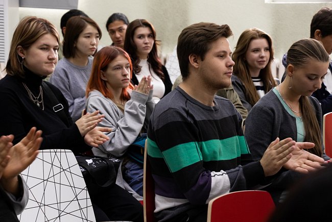 A monument to teachers from Russia and Kyrgyzstan will appear at the main building of KRSU