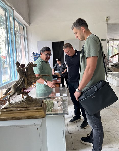 KRSU and M.V. House Museum. Frunze discussed holding a chess tournament and developing cooperation