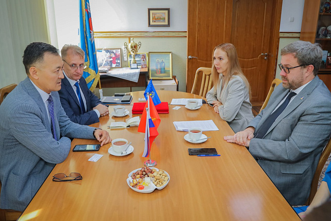 Встреча ректора КРСУ с представителями Парламентской ассамблеи ОДКБ: на пути к научно-практическому сотрудничеству