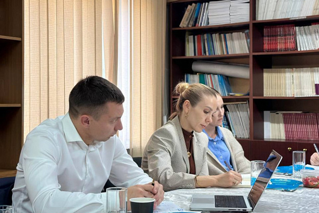 От идей к действиям: ректор КРСУ обсудил с преподавателями пути развития факультетов
