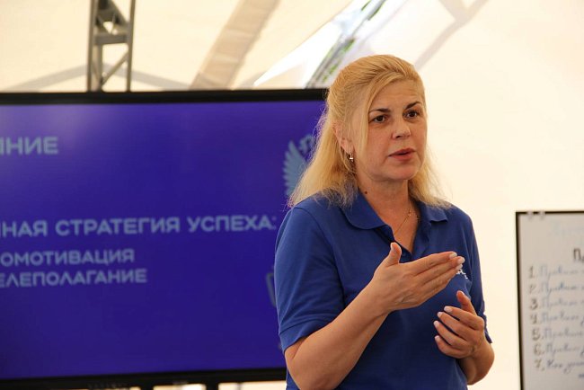 Студенттик башкаруунун жана социалдык дизайндын жайкы мектебинде дагы бир бош эмес окуу күнү өттү