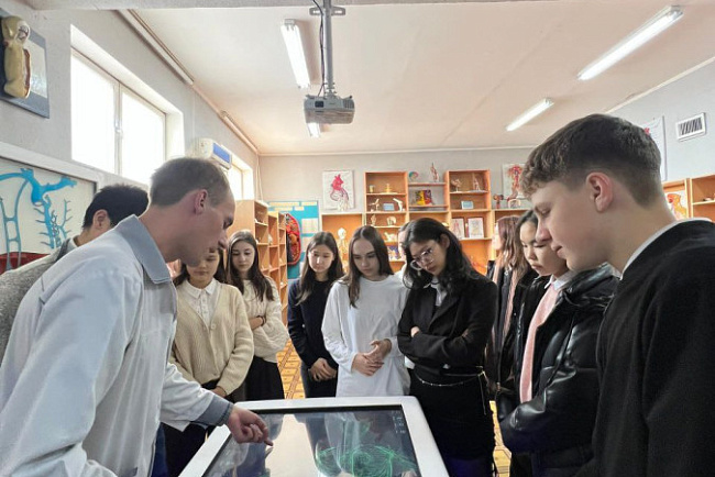 На Медицинском факультете КРСУ прошел День открытых дверей