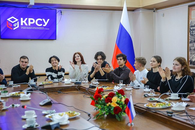 Warm meeting with the Russian Ambassador: student activists KRSU were inspired by the example of Sergei Vakunov