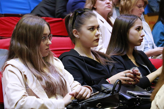 В КРСУ начал работу международный молодежный аналитический конгресс