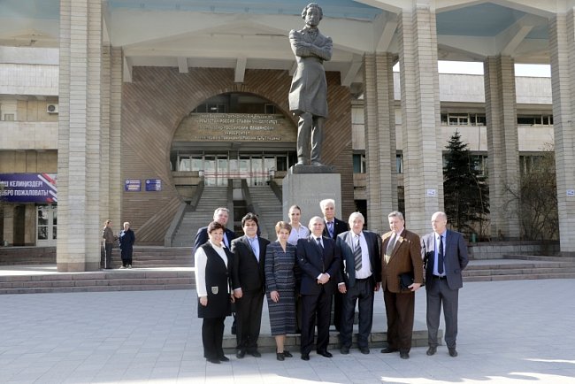Visit to KRSU Ambassador of the Russian Federation to the Kyrgyz Republic Nikolai Nikolaevich Udovichenko