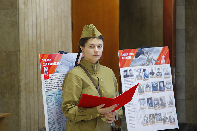 Передача книги «Билось каждое сердце, как Брест!»